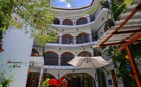 Astromelia Hotel